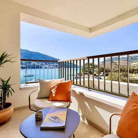 W By & Dubrovnik Mokošica