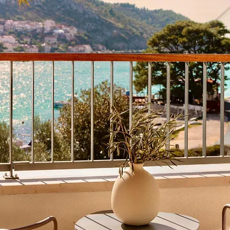 W By & Dubrovnik