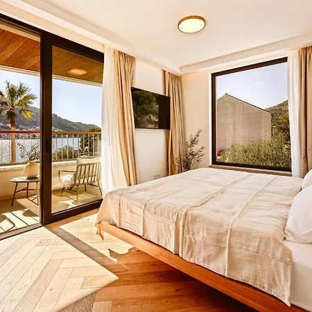 W By & Dubrovnik Villa